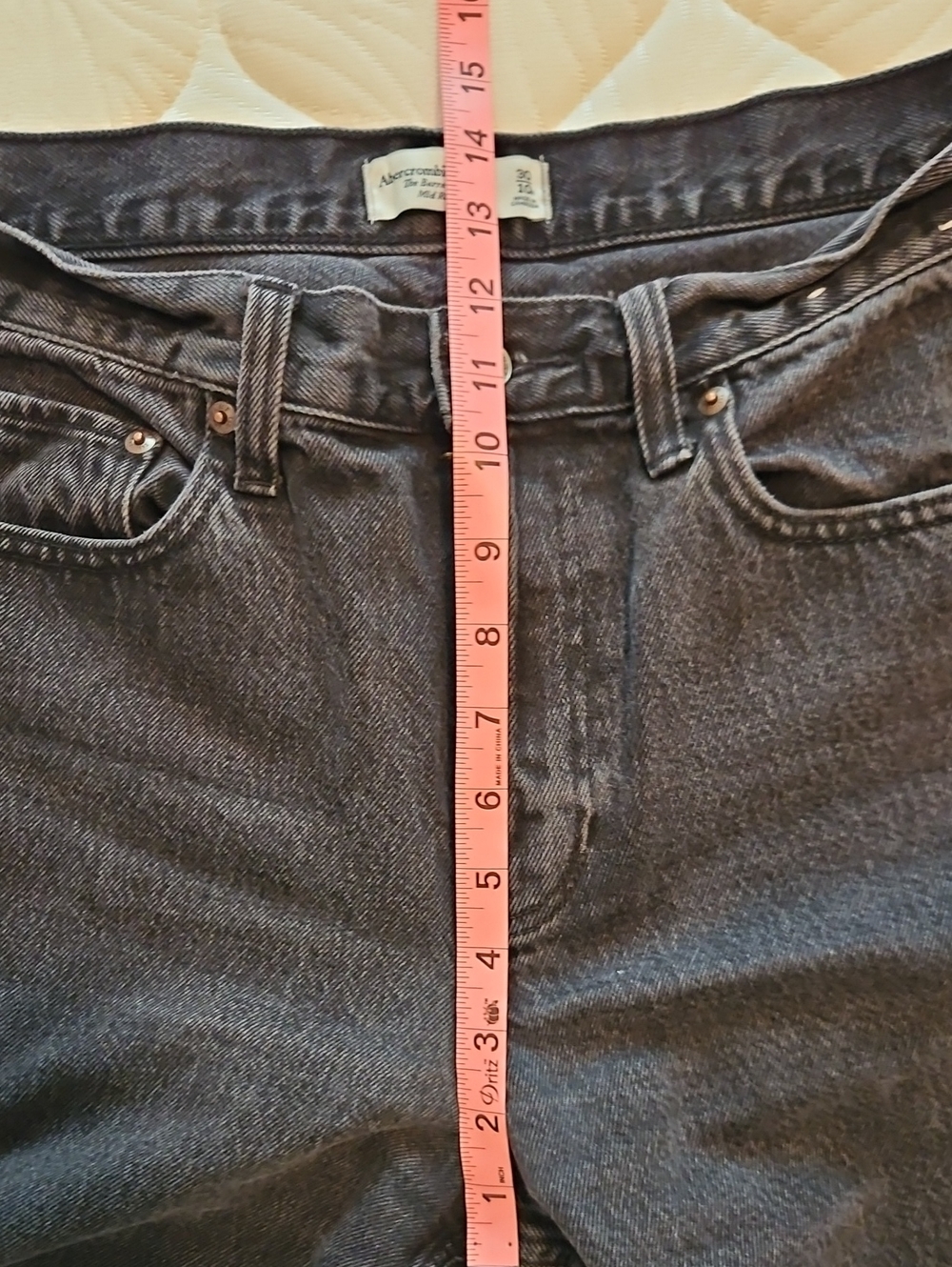 Abercrombie & Fitch Mid Rise Barrel Jeans Black Denim, 30 - Picture 6 of 8